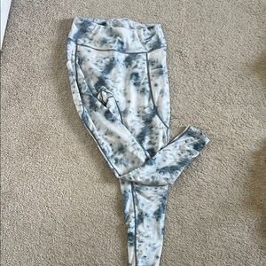 Flag Nor Fail Tie-Dye Leggings - Gray and White